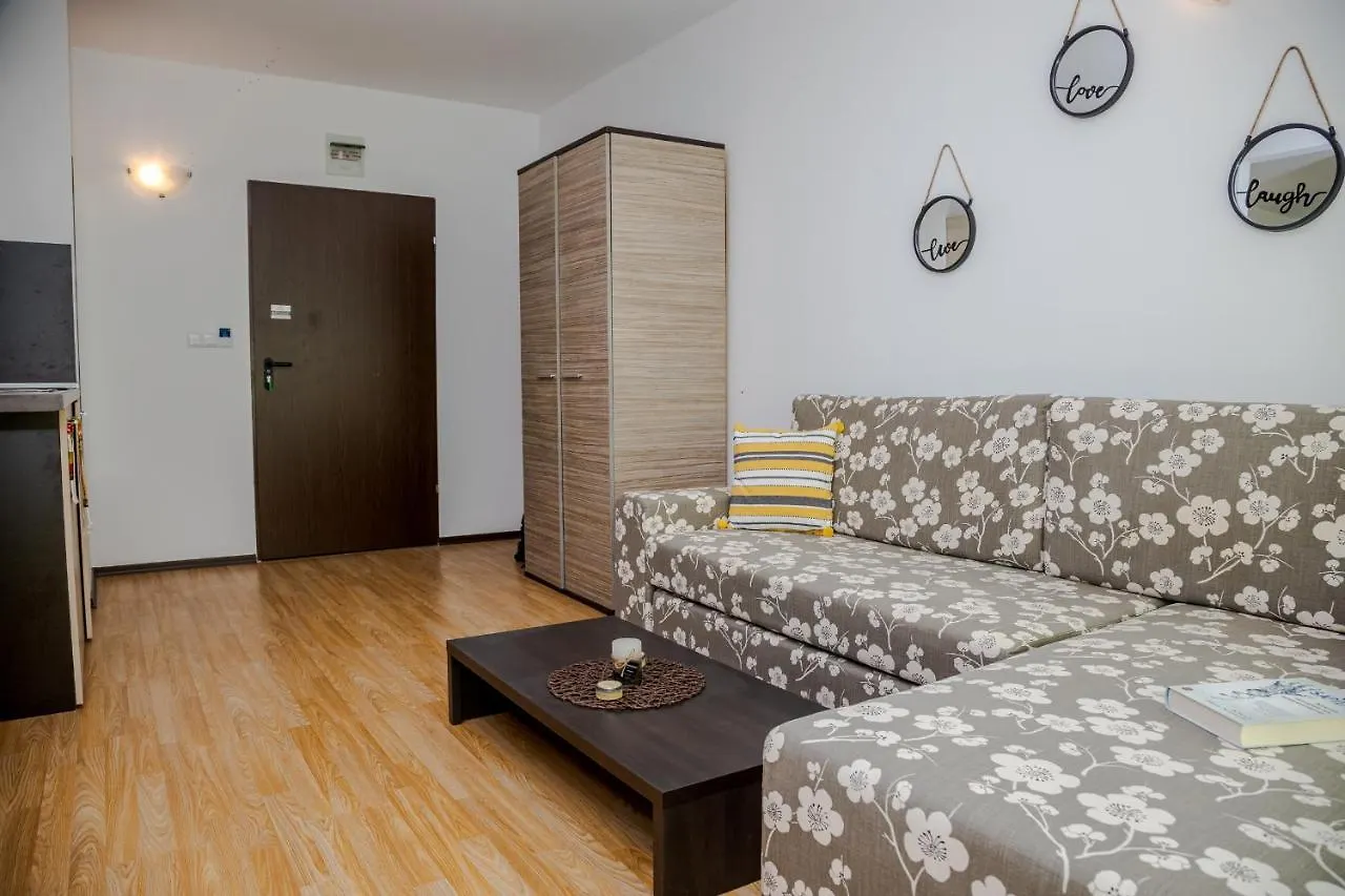 Apartment Clara Studio At An Irish Run Family Hotel By Flаt Manаger Burgas