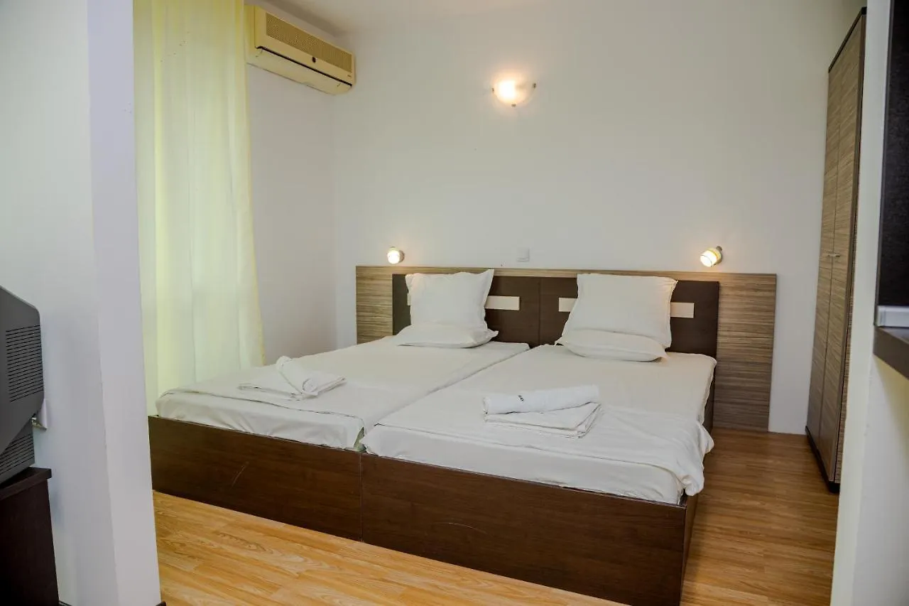 Apartment Clara Studio At An Irish Run Family Hotel By Flаt Manаger Burgas