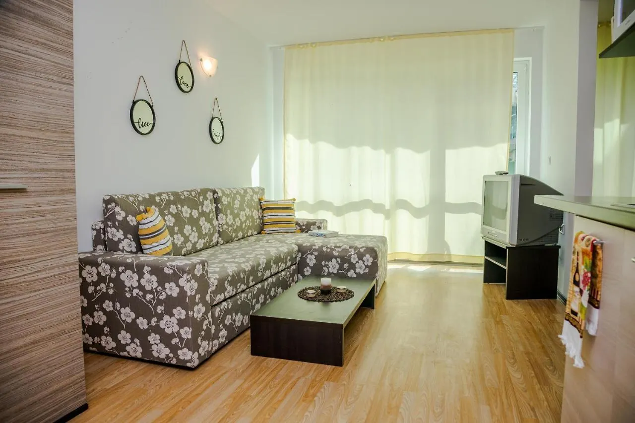 Clara Studio At An Irish Run Family Hotel By Flаt Manаger Burgas 0*,  Bulgaria